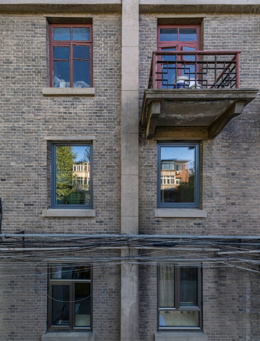 Apartamento de posguerra T101 por ROOI Design and Research. Fotografía por Weiqi Jin.