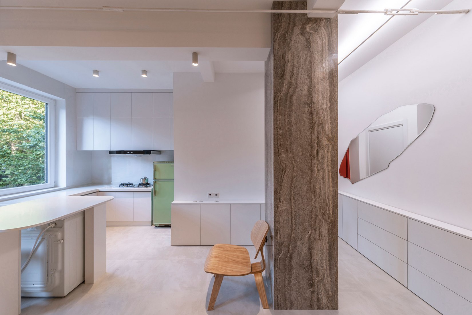 Apartamento de posguerra T101 por ROOI Design and Research. Fotografía por Weiqi Jin.