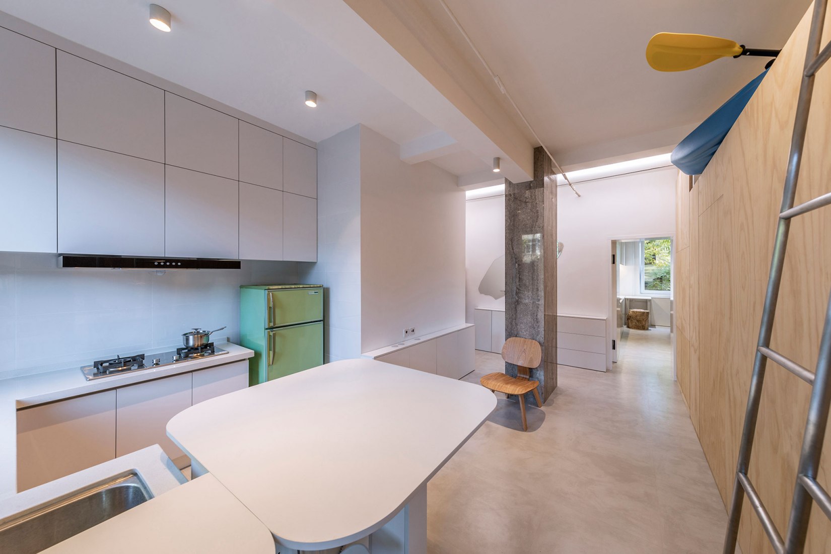 Apartamento de posguerra T101 por ROOI Design and Research. Fotografía por Weiqi Jin.