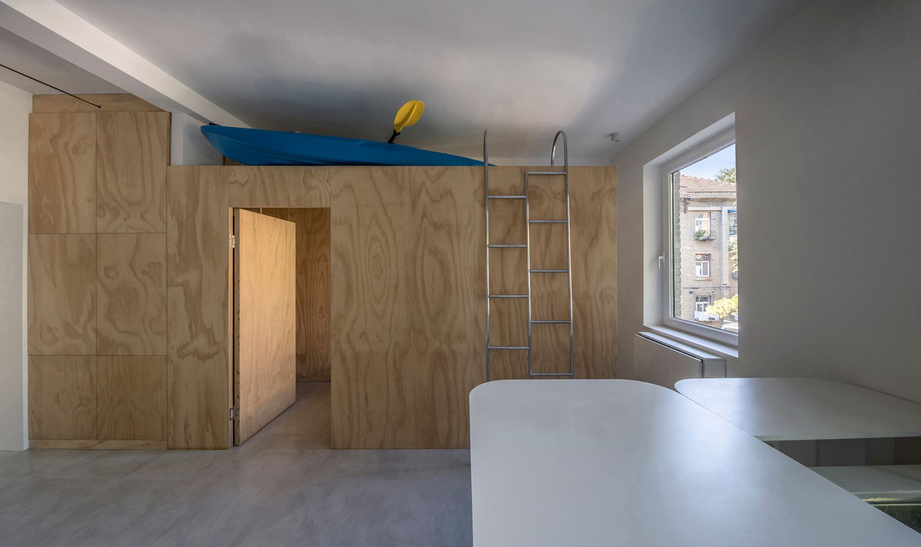 Apartamento de posguerra T101 por ROOI Design and Research. Fotografía por Weiqi Jin.