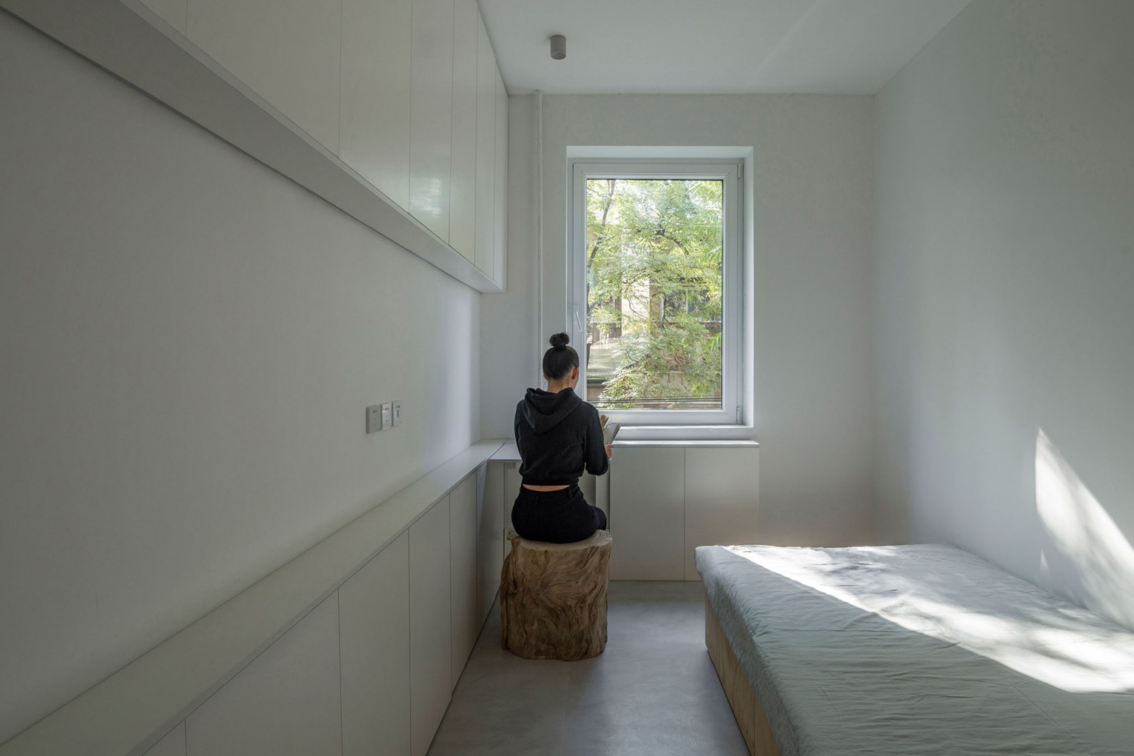 Apartamento de posguerra T101 por ROOI Design and Research. Fotografía por Weiqi Jin.