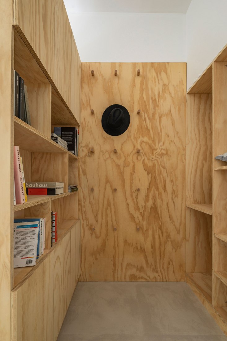 Apartamento de posguerra T101 por ROOI Design and Research. Fotografía por Weiqi Jin.