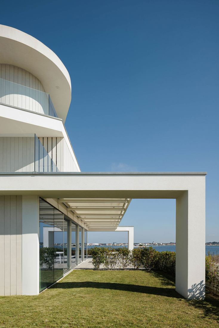 Casa JD2 por Rui Rosmaninho. Fotografía por Ivo Tavares Studio.
