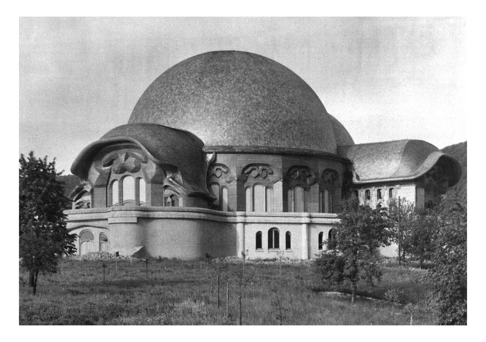 Exteior view. The first Goetheanum. At the edge of expressionism: Rudolf Steiner.  Photography © Courtesy of Rudolf Steiner Web.