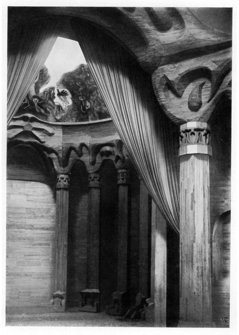 Inteior view. The first Goetheanum. At the edge of expressionism: Rudolf Steiner.  Photography © Courtesy of Rudolf Steiner Web.