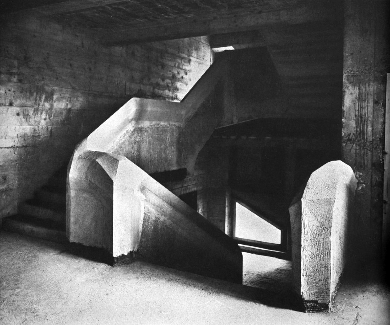 Inteior view. The first Goetheanum. At the edge of expressionism: Rudolf Steiner.  Photography © Courtesy of Rudolf Steiner Web.