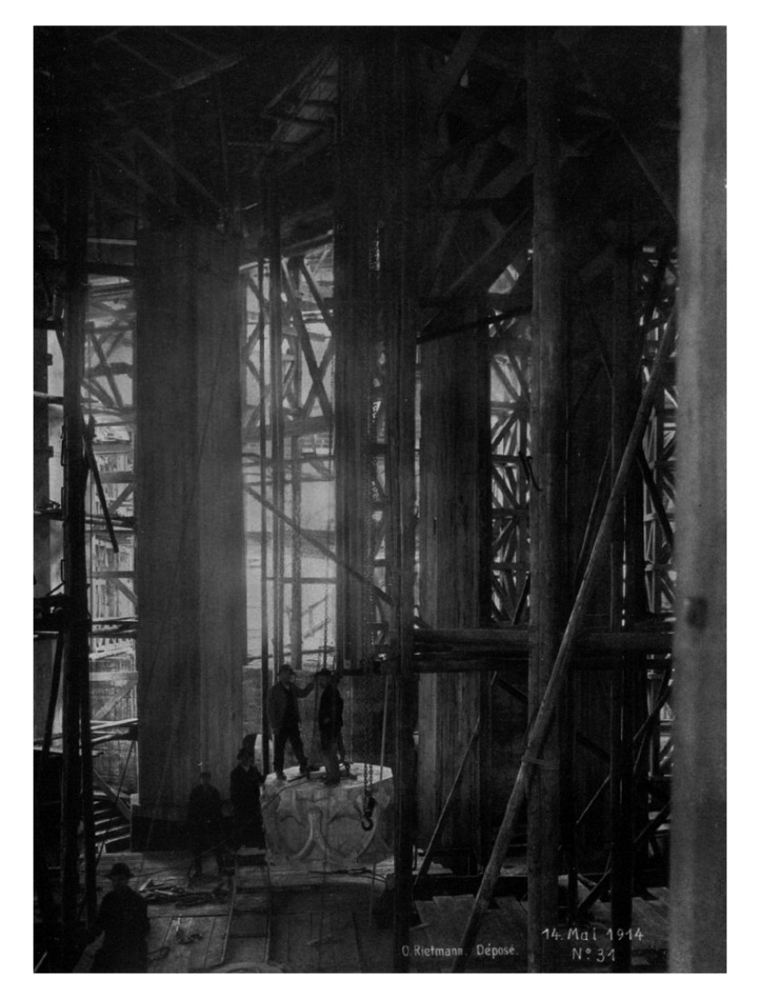 Constructive process. The first Goetheanum. At the edge of expressionism: Rudolf Steiner.  Photography © Courtesy of Rudolf Steiner Web.
