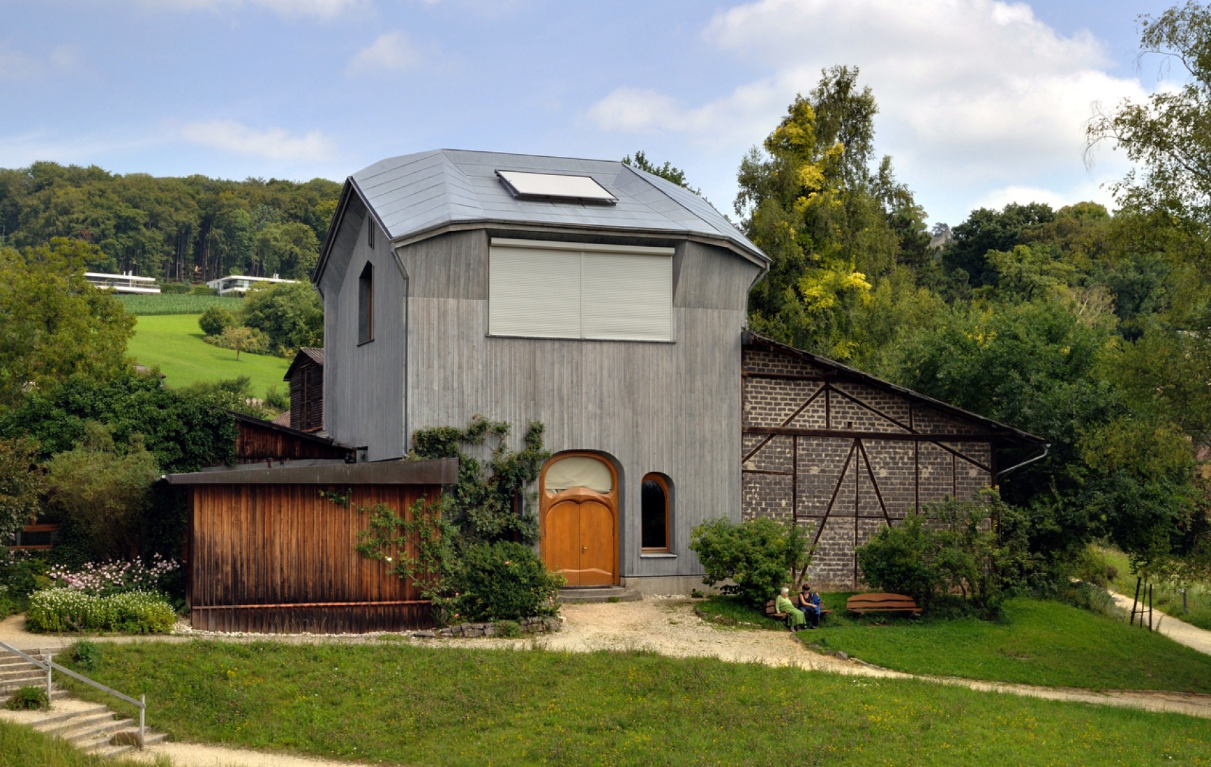 Kitchen (Hochatelier). At the edge of expressionism, Rudolf Steiner II. Photography © Wikipedia.