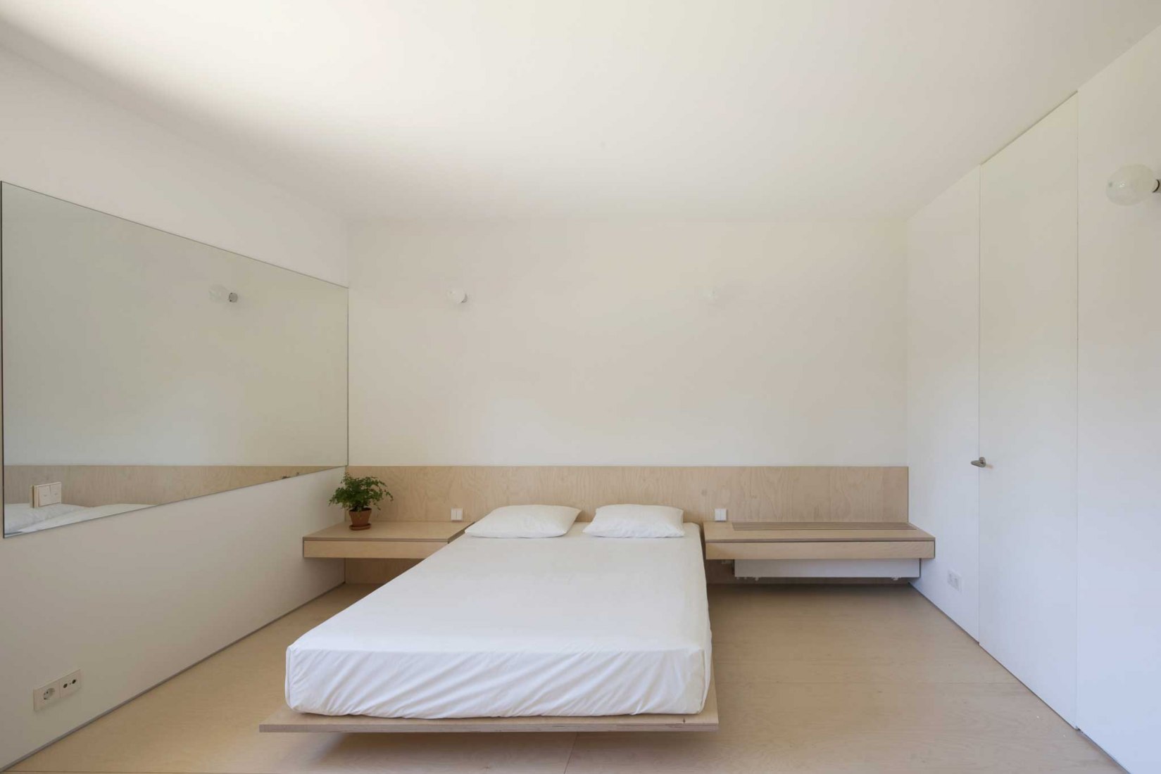 AZ404 House renovation by Ruiz Pardo - Nebreda. Photograph by Jesús Granada