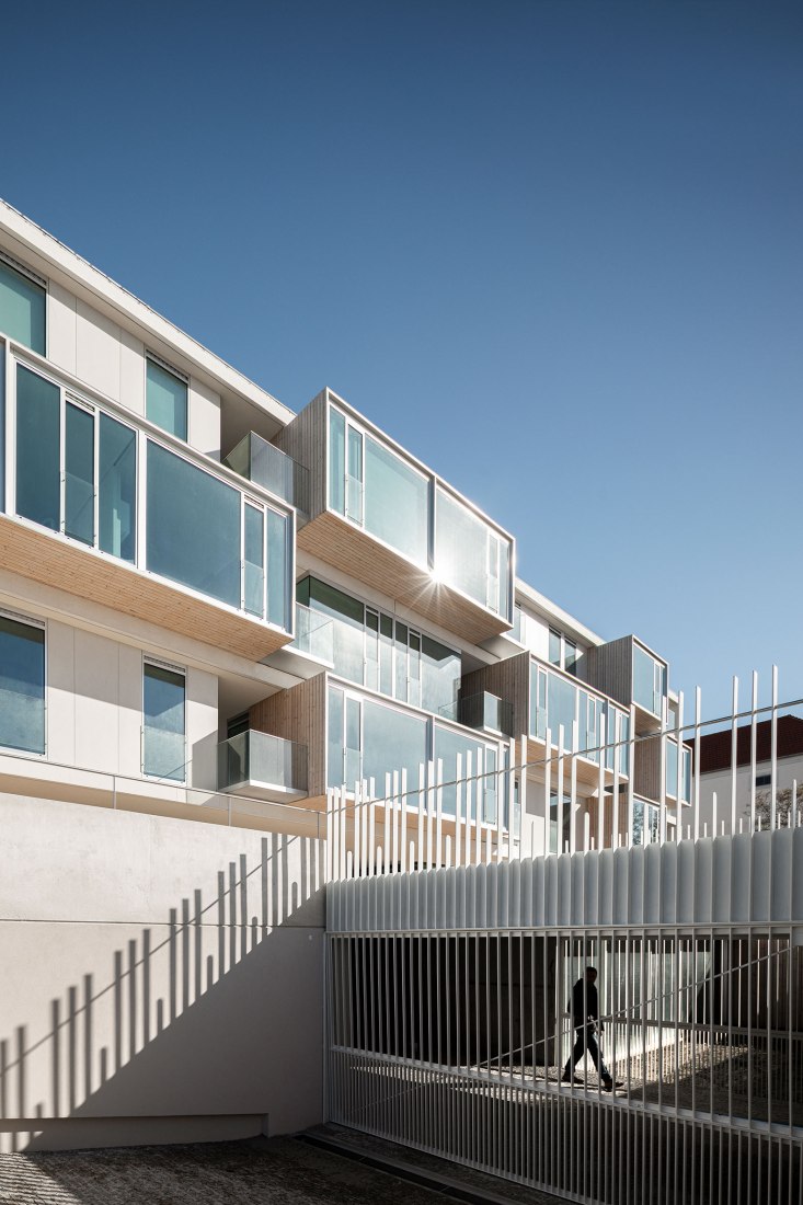 ORIZZONT Building by Rvdm Arquitectos. Photograph by Ivo Tavares Studio.