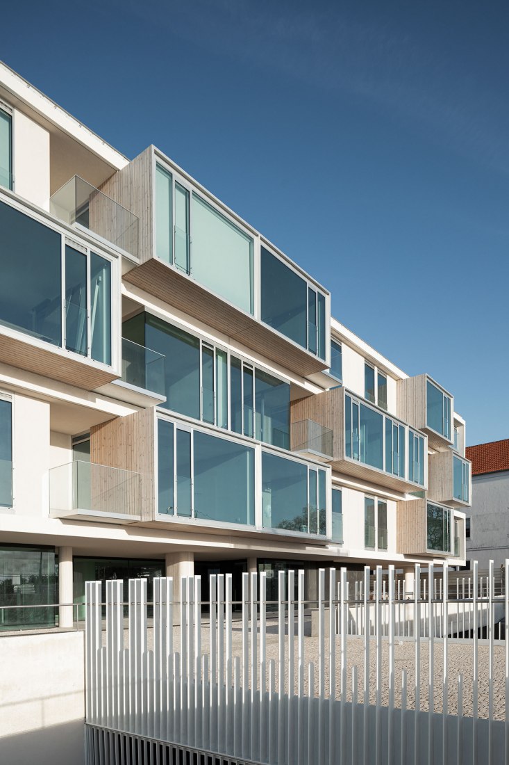 ORIZZONT Building by Rvdm Arquitectos. Photograph by Ivo Tavares Studio.