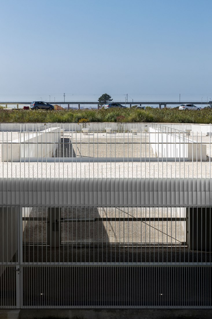 ORIZZONT Building by Rvdm Arquitectos. Photograph by Ivo Tavares Studio.