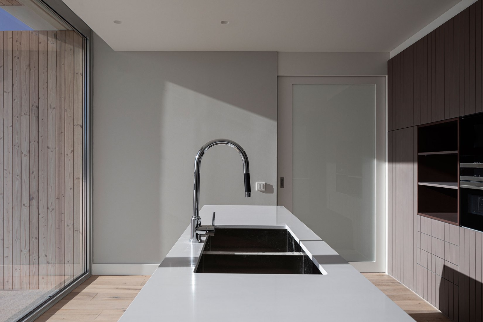 ORIZZONT Building by Rvdm Arquitectos. Photograph by Ivo Tavares Studio.