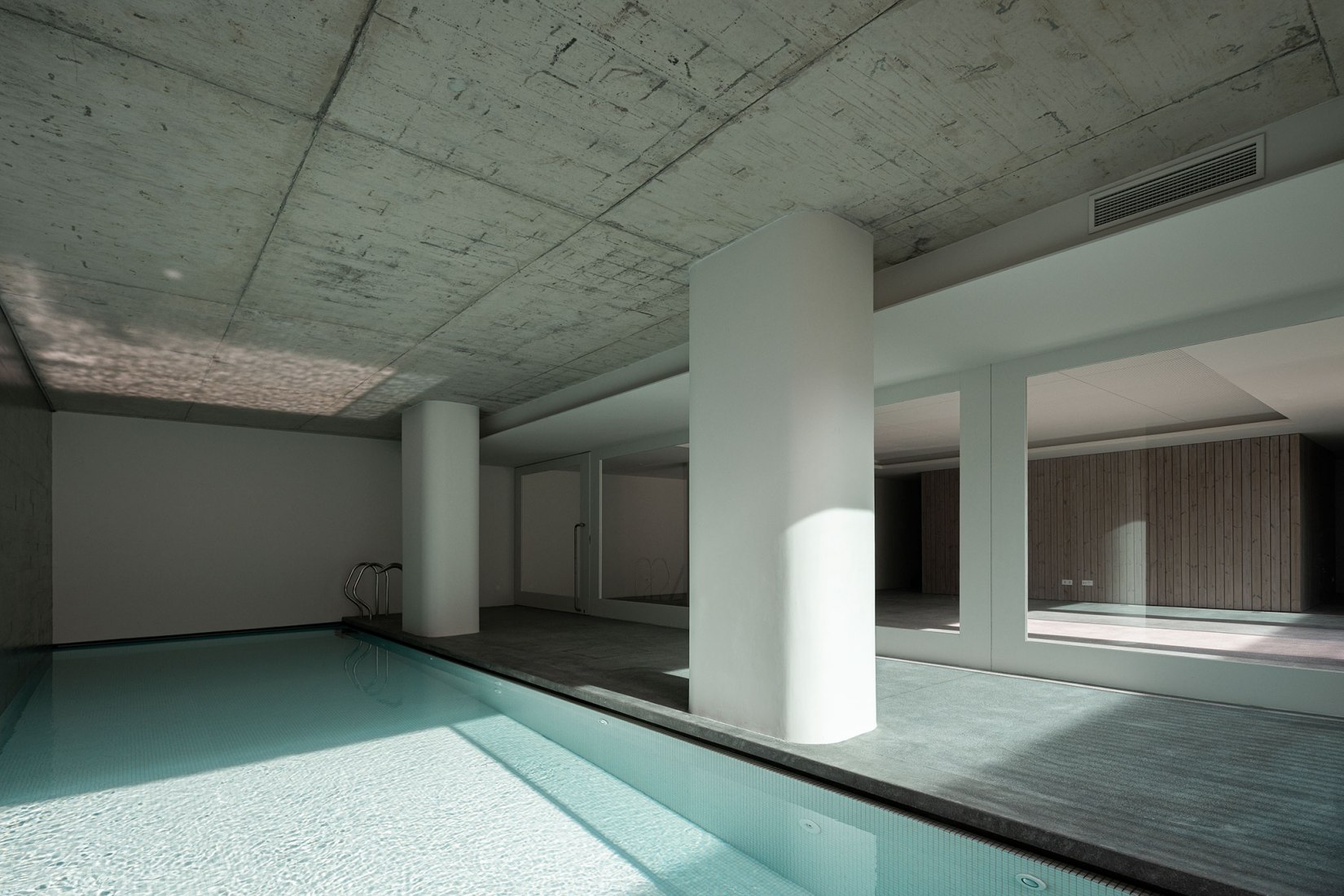ORIZZONT Building by Rvdm Arquitectos. Photograph by Ivo Tavares Studio.