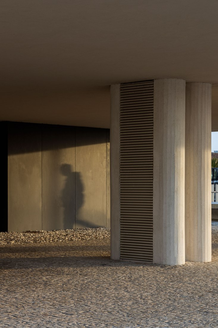 ORIZZONT Building by Rvdm Arquitectos. Photograph by Ivo Tavares Studio.