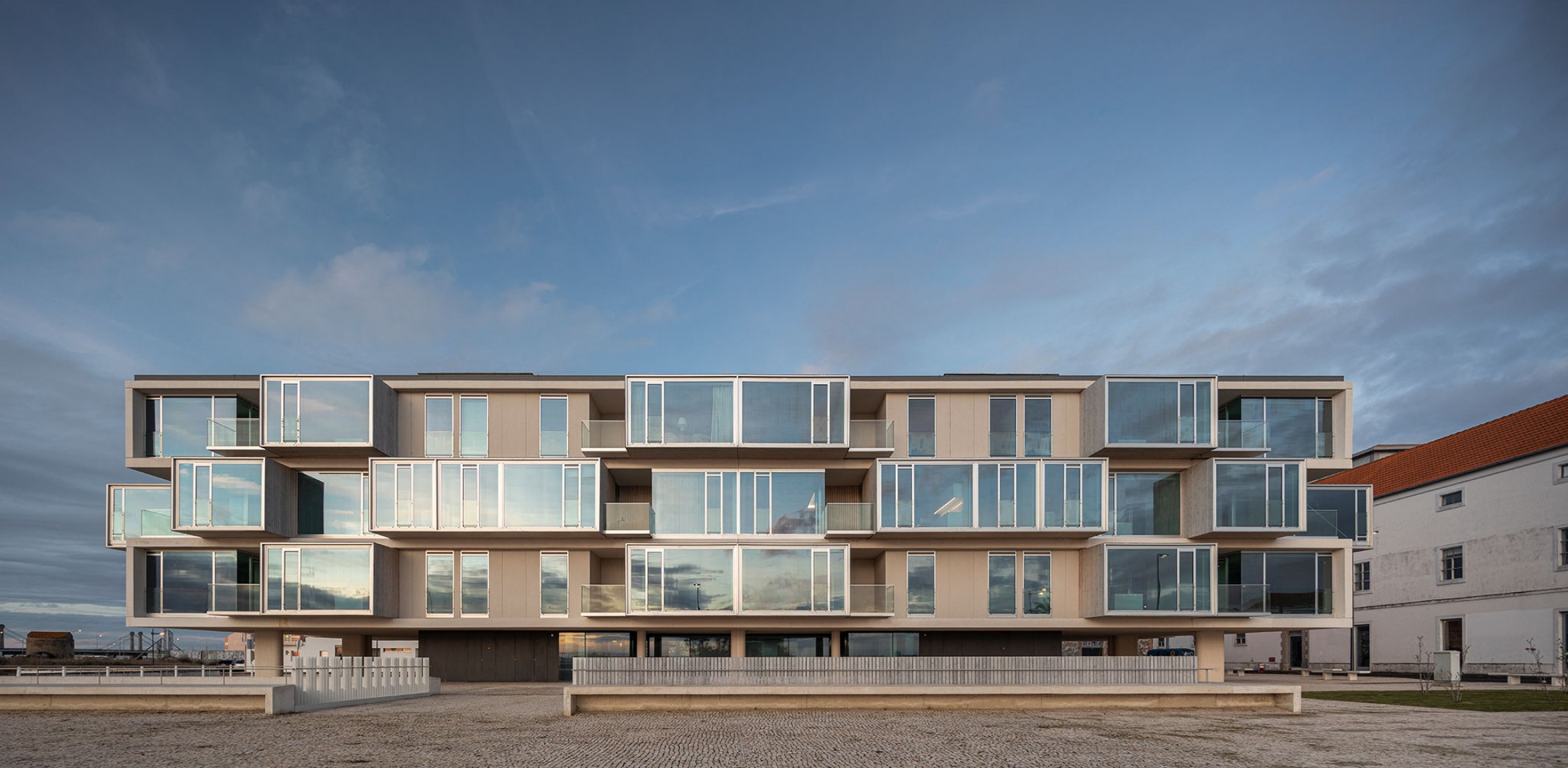 ORIZZONT Building by Rvdm Arquitectos. Photograph by Ivo Tavares Studio.
