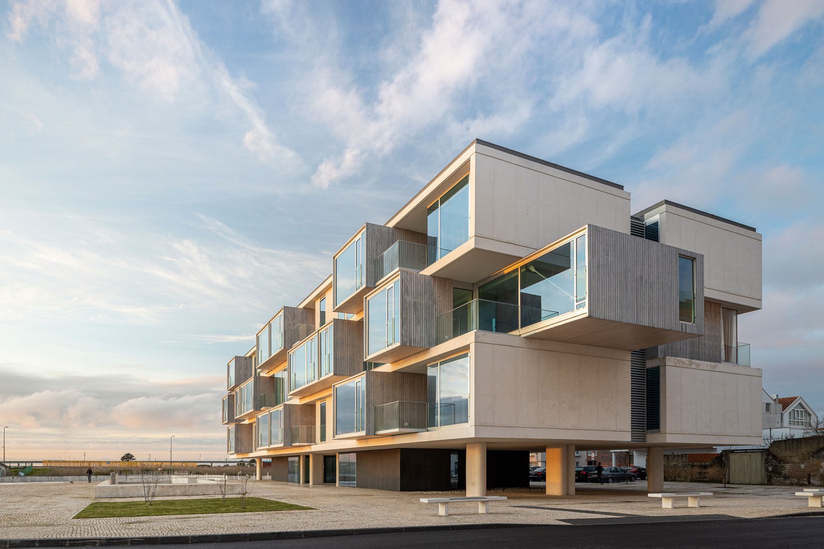 ORIZZONT Building by Rvdm Arquitectos. Photograph by Ivo Tavares Studio.