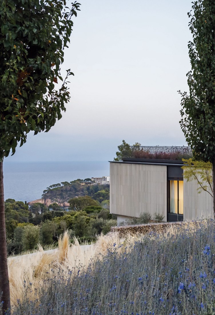Happy House por SALA FERUSIC Architects. Fotografía por Marcela Grassi
