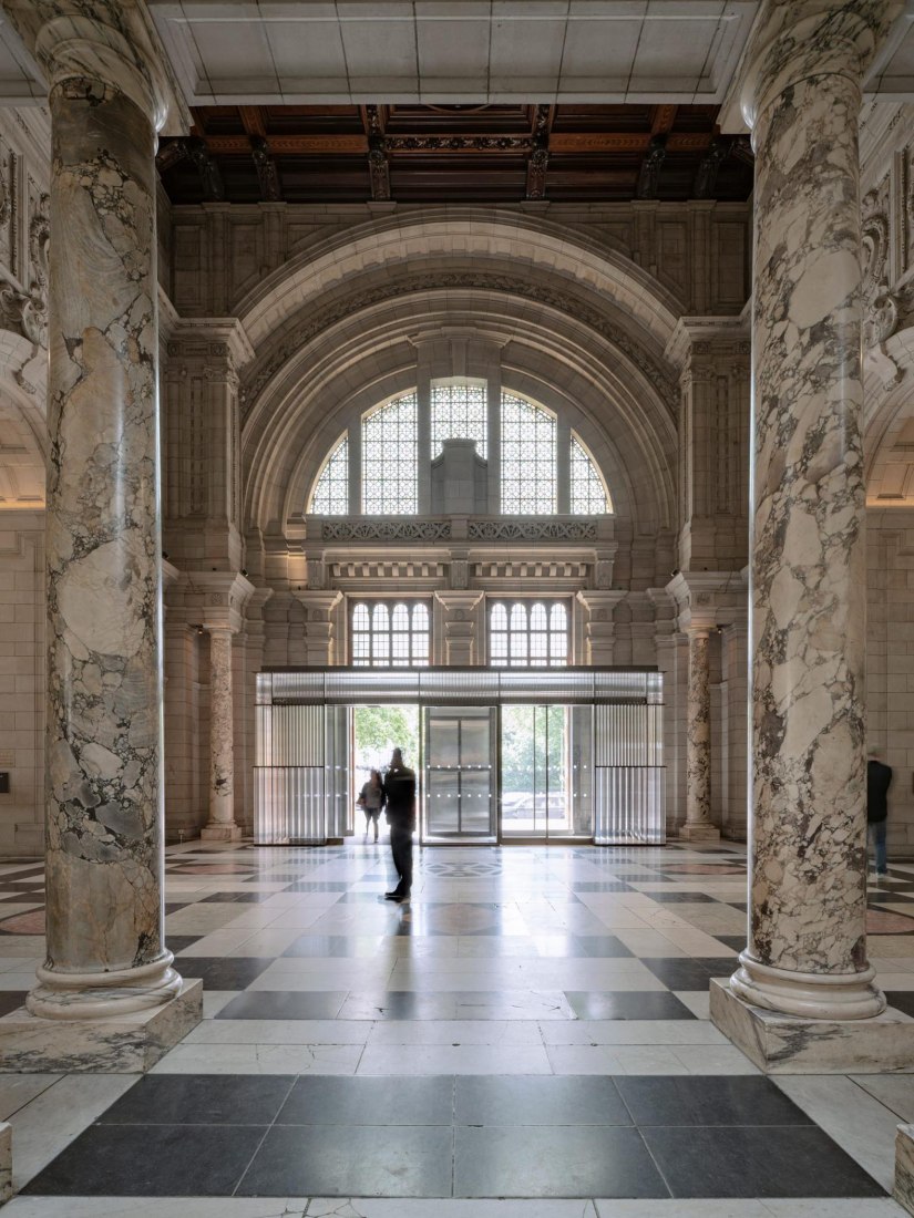 V&A Cromwell Road entrance by Sam Jacob Studio. Photography by Timothy Soar.