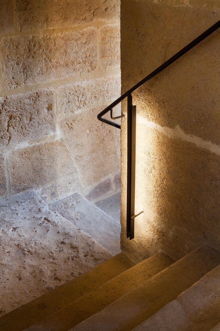 Acceso a las cubiertas de la Catedral de Málaga por Sánchez La Chica + de la Torre Prieto + Ruiz Cabrero. Fotografía por Lluis Casals.