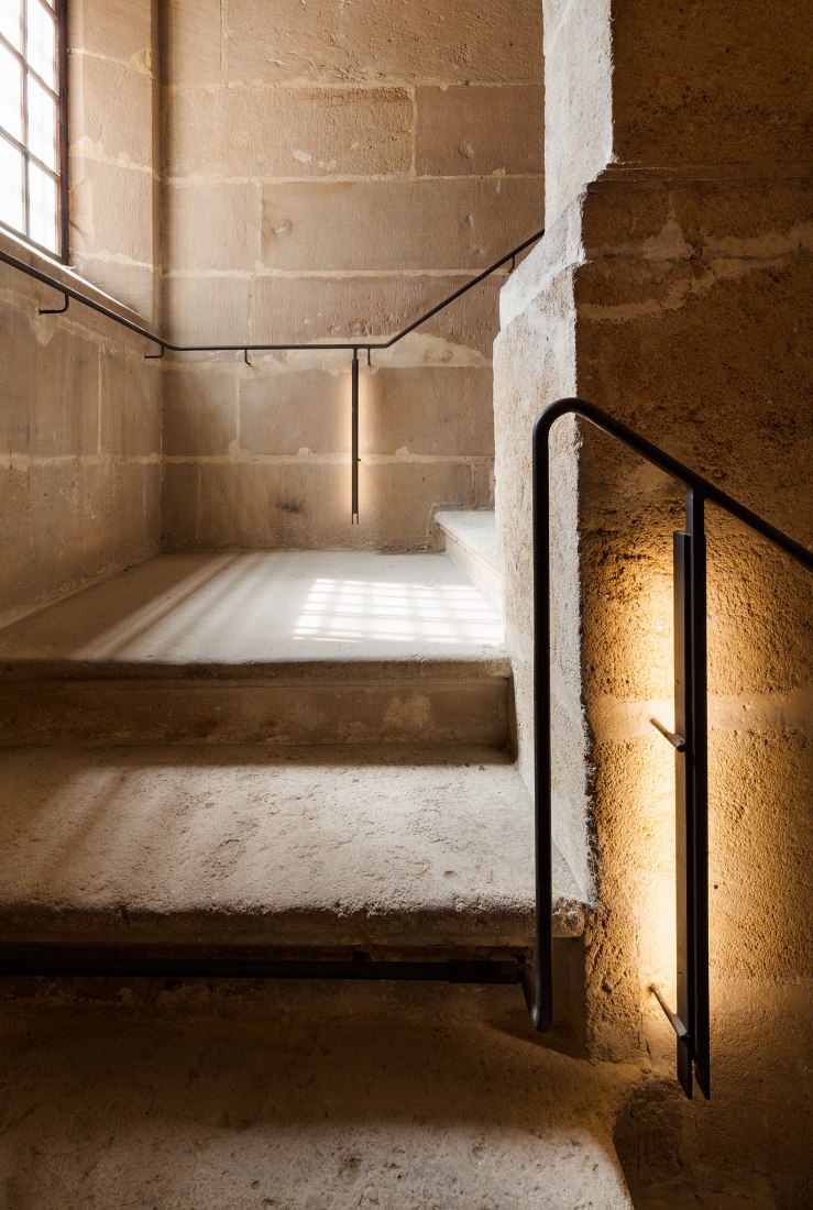 Acceso a las cubiertas de la Catedral de Málaga por Sánchez La Chica + de la Torre Prieto + Ruiz Cabrero. Fotografía por Lluis Casals.