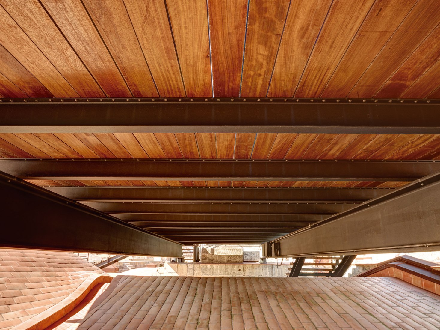 Acceso a las cubiertas de la Catedral de Málaga por Sánchez La Chica + de la Torre Prieto + Ruiz Cabrero. Fotografía por marinauno arquitectos.