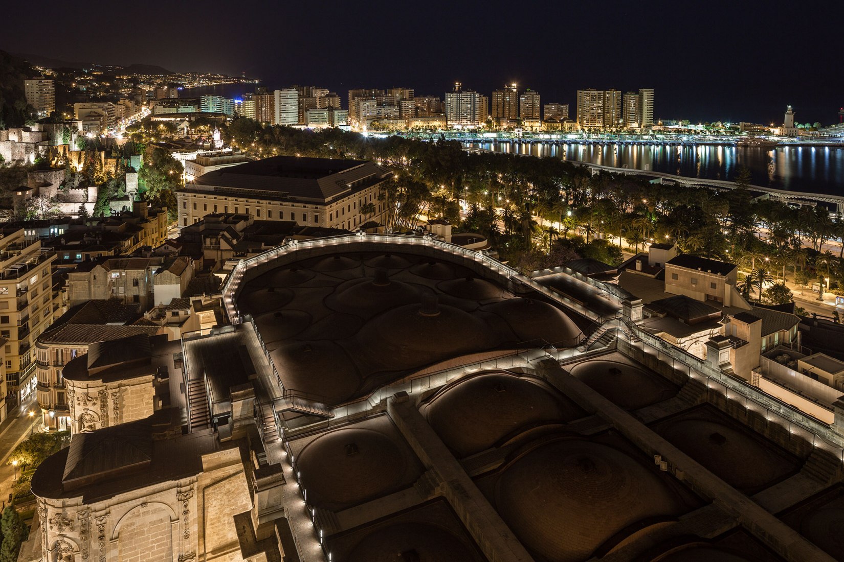 Acceso a las cubiertas de la Catedral de Málaga por Sánchez La Chica + de la Torre Prieto + Ruiz Cabrero. Fotografía por Miguel de Guzmán.
