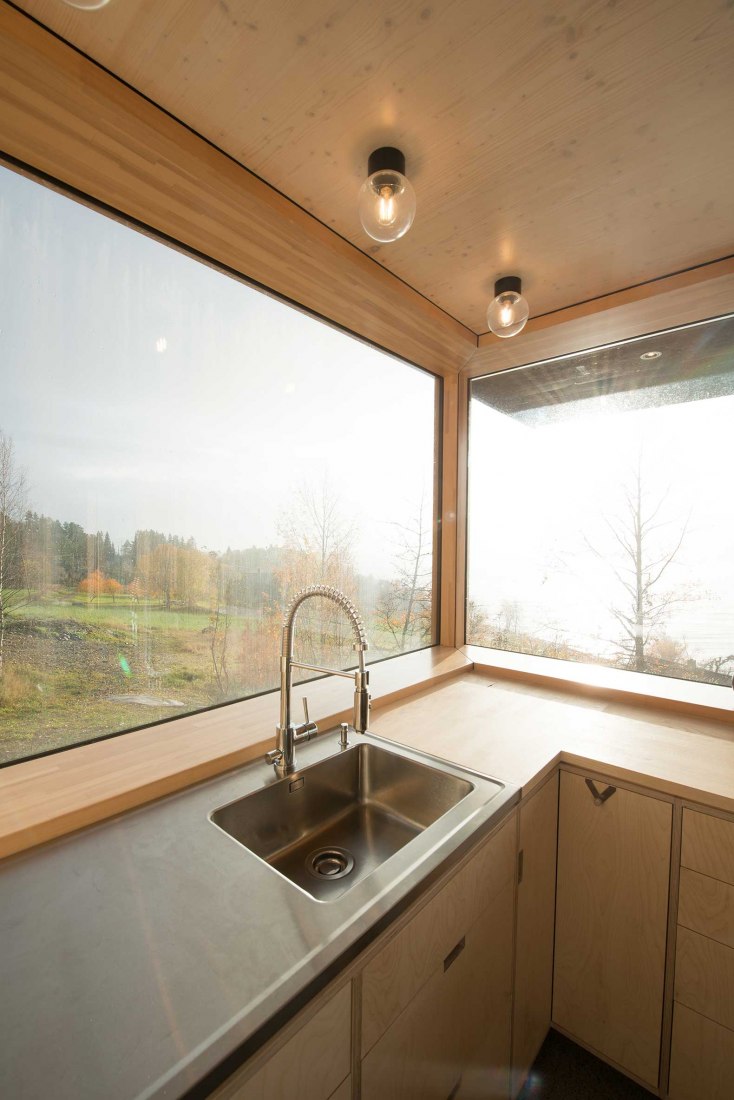 Cabin at Rones by Sanden + Hodnekvam Arkitekter. Photograph by Sanden + Hodnekvam Arkitekter
