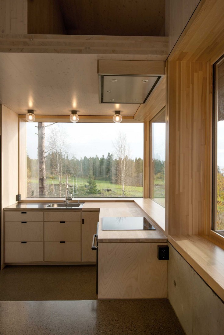 Cabin at Rones by Sanden + Hodnekvam Arkitekter. Photograph by Sanden + Hodnekvam Arkitekter