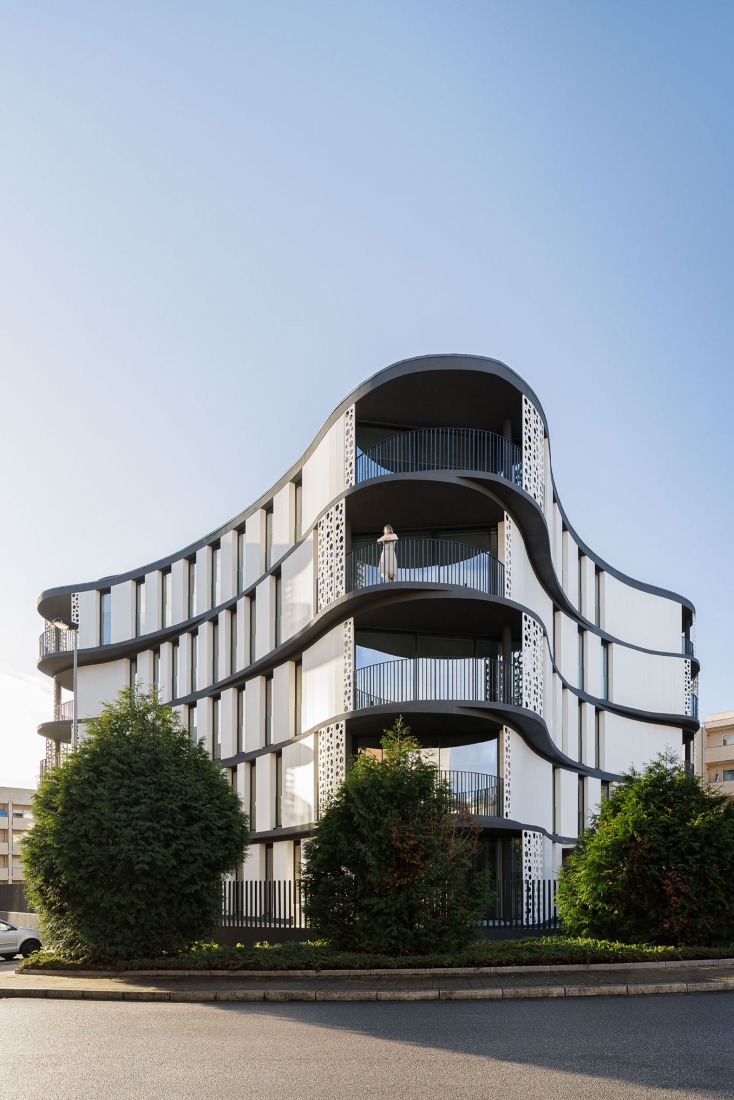 Edifício Sense 100 por Sandra Micaela Casinha architects. Fotografía por Ivo Tavares Studio.