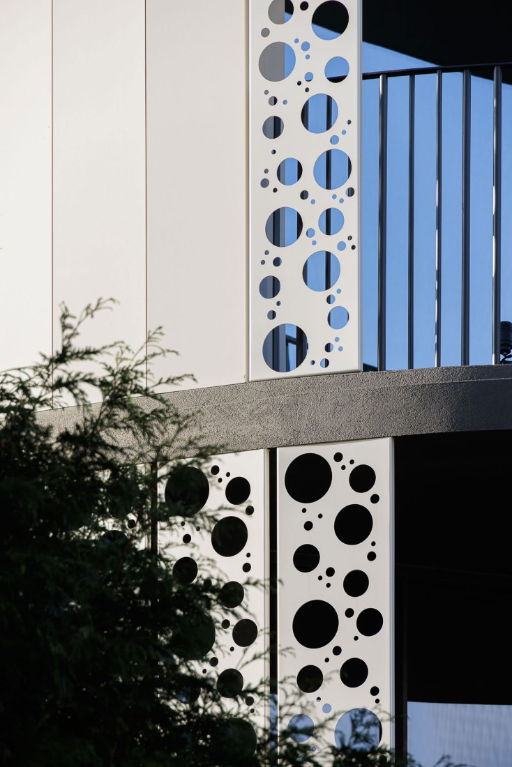 Edifício Sense 100 por Sandra Micaela Casinha architects. Fotografía por Ivo Tavares Studio.