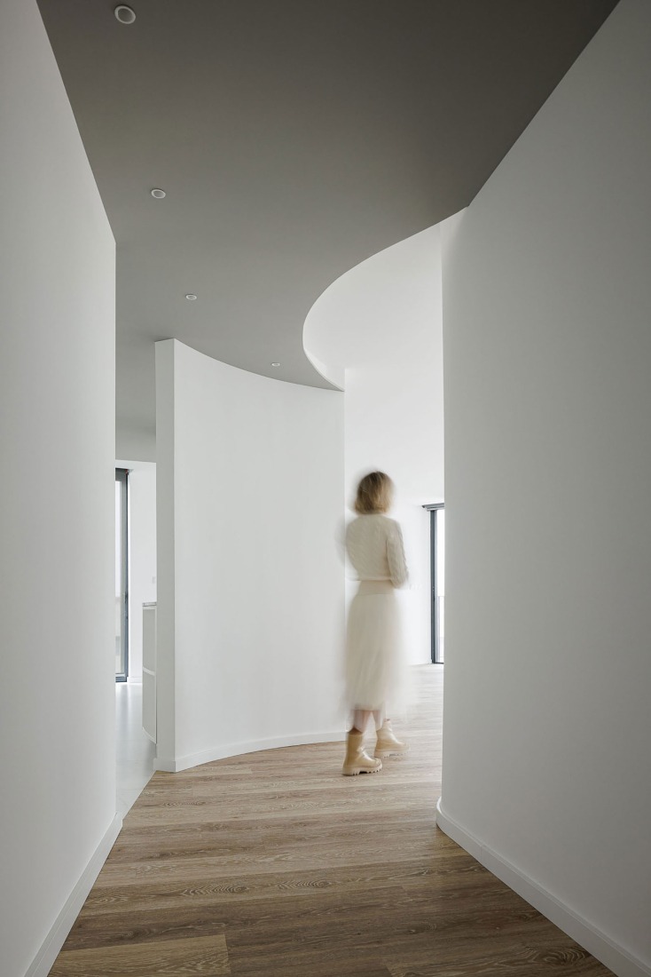 Edifício Sense 100 por Sandra Micaela Casinha architects. Fotografía por Ivo Tavares Studio.