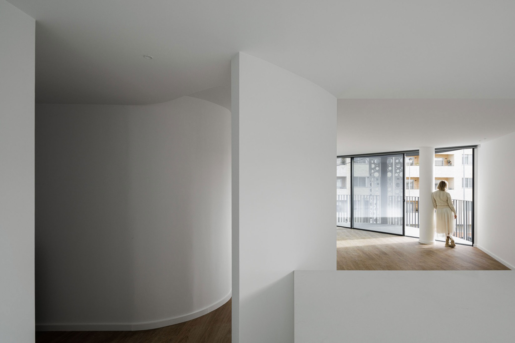 Edifício Sense 100 por Sandra Micaela Casinha architects. Fotografía por Ivo Tavares Studio.