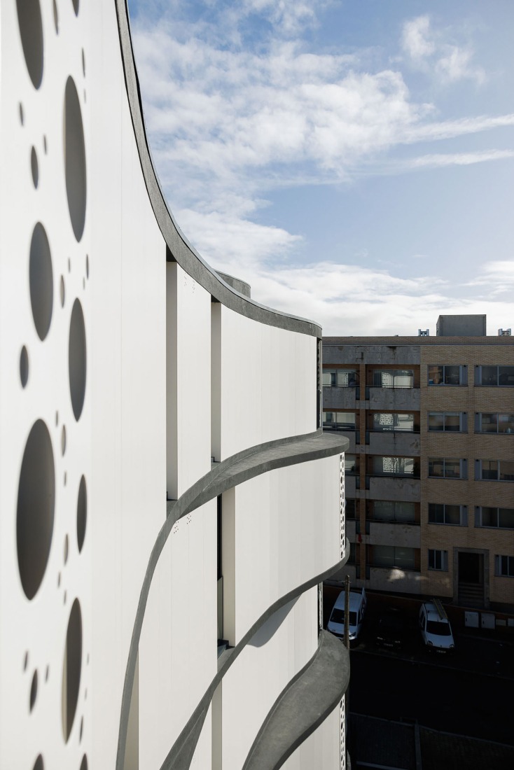 Edifício Sense 100 por Sandra Micaela Casinha architects. Fotografía por Ivo Tavares Studio.