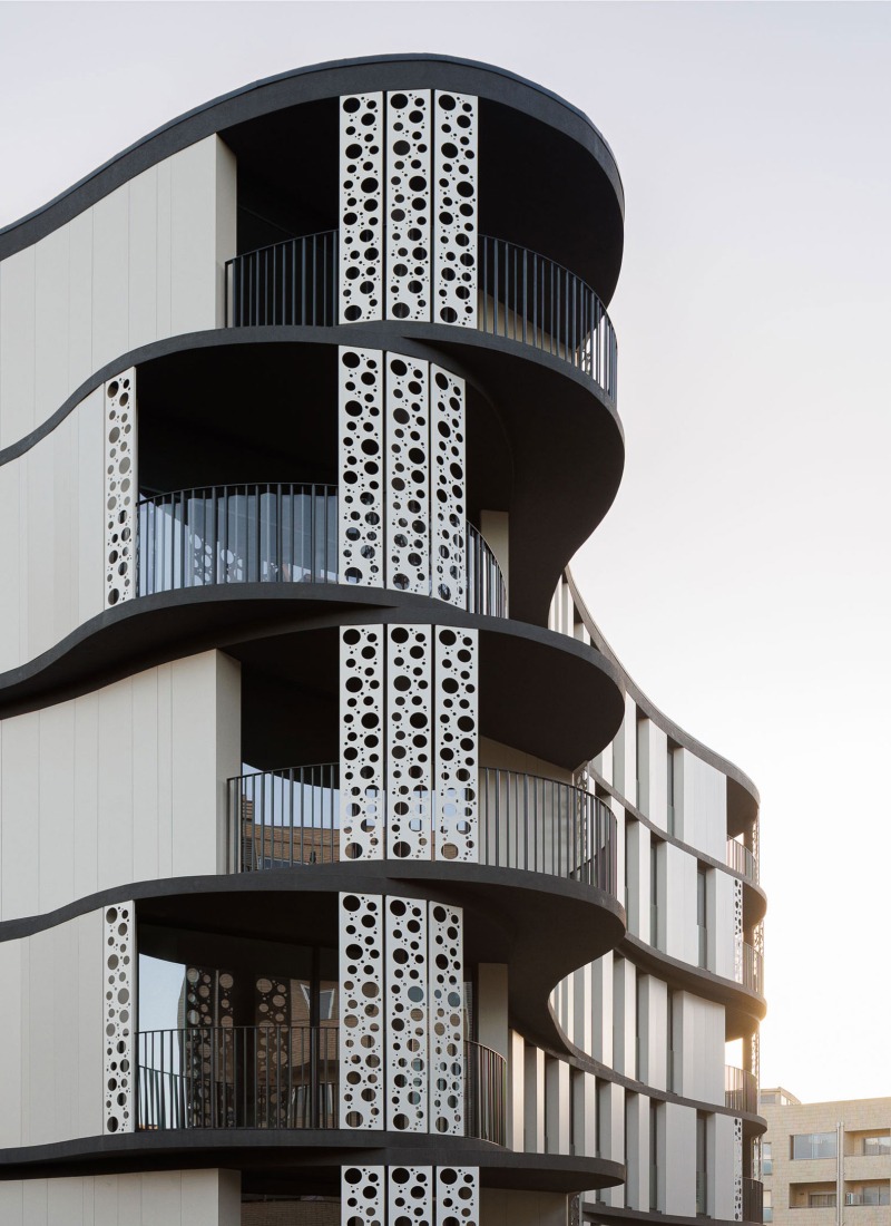 Edifício Sense 100 por Sandra Micaela Casinha architects. Fotografía por Ivo Tavares Studio.