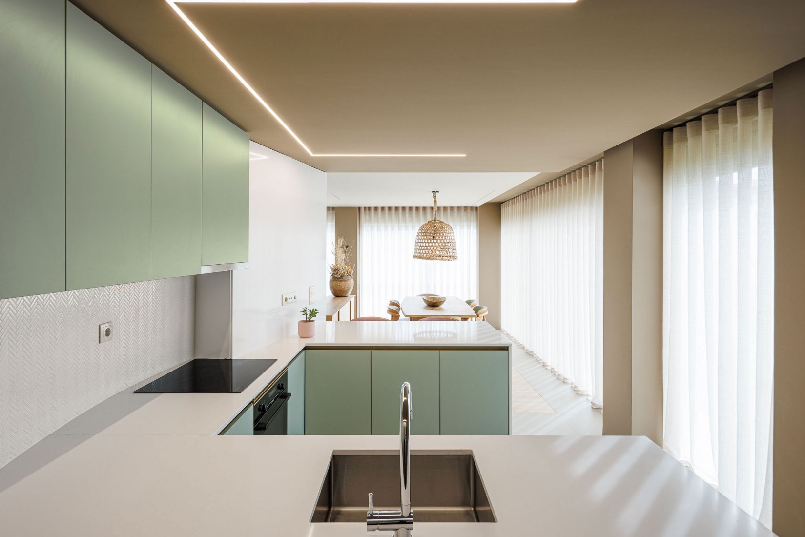 Casa «Pátios de Pétalas» por Sandra Micaela Casinha. Fotografía por Ivo Tavares Studio.
