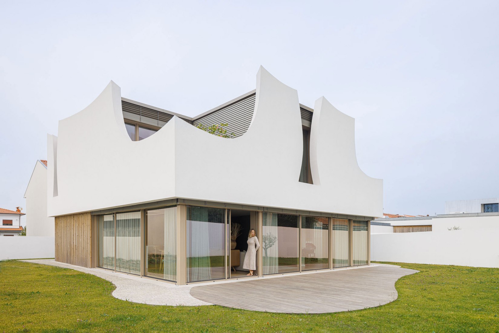 Casa «Pátios de Pétalas» por Sandra Micaela Casinha. Fotografía por Ivo Tavares Studio.