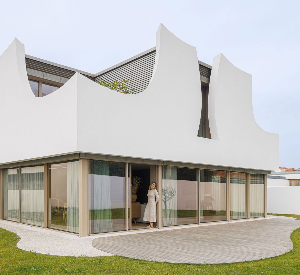 Casa «Pátios de Pétalas» por Sandra Micaela Casinha. Fotografía por Ivo Tavares Studio.
