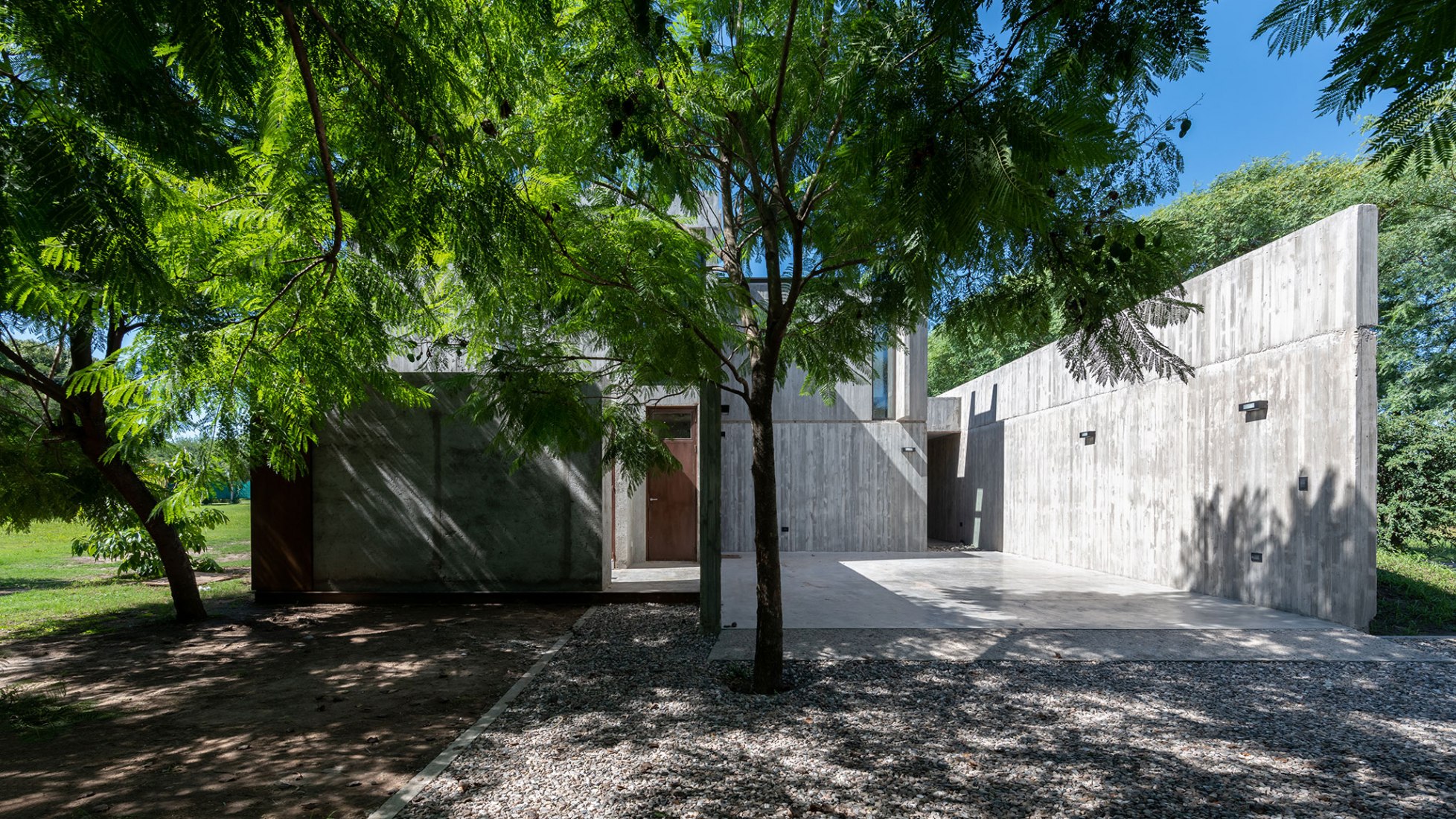 Casa en Villa Allende por Santiago Viale Arquitecto. Fotografía por Gonzalo Viramonte