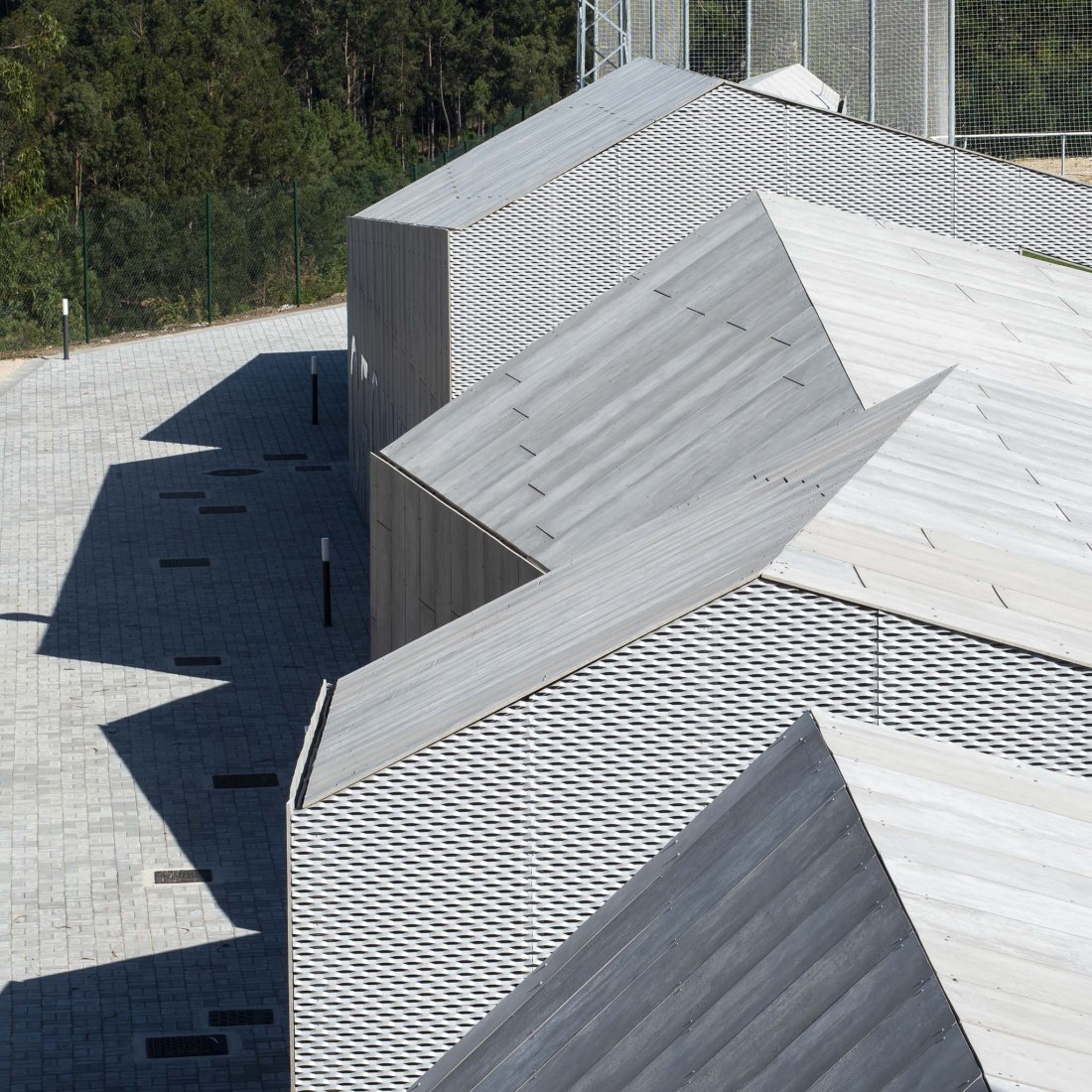 Campañó soccer field by Santos y Mera Arquitectos. Photograph by Héctor Fernández Santos-Díez