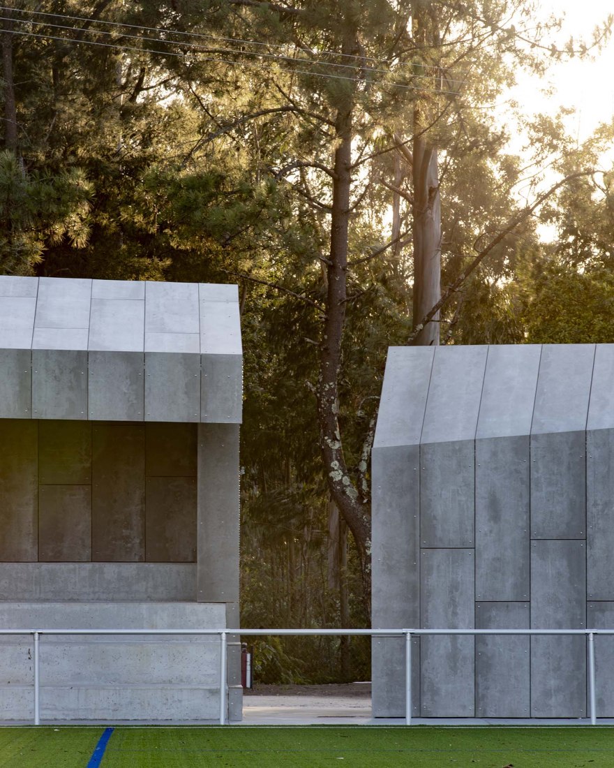 Campañó soccer field by Santos y Mera Arquitectos. Photograph by Héctor Fernández Santos-Díez