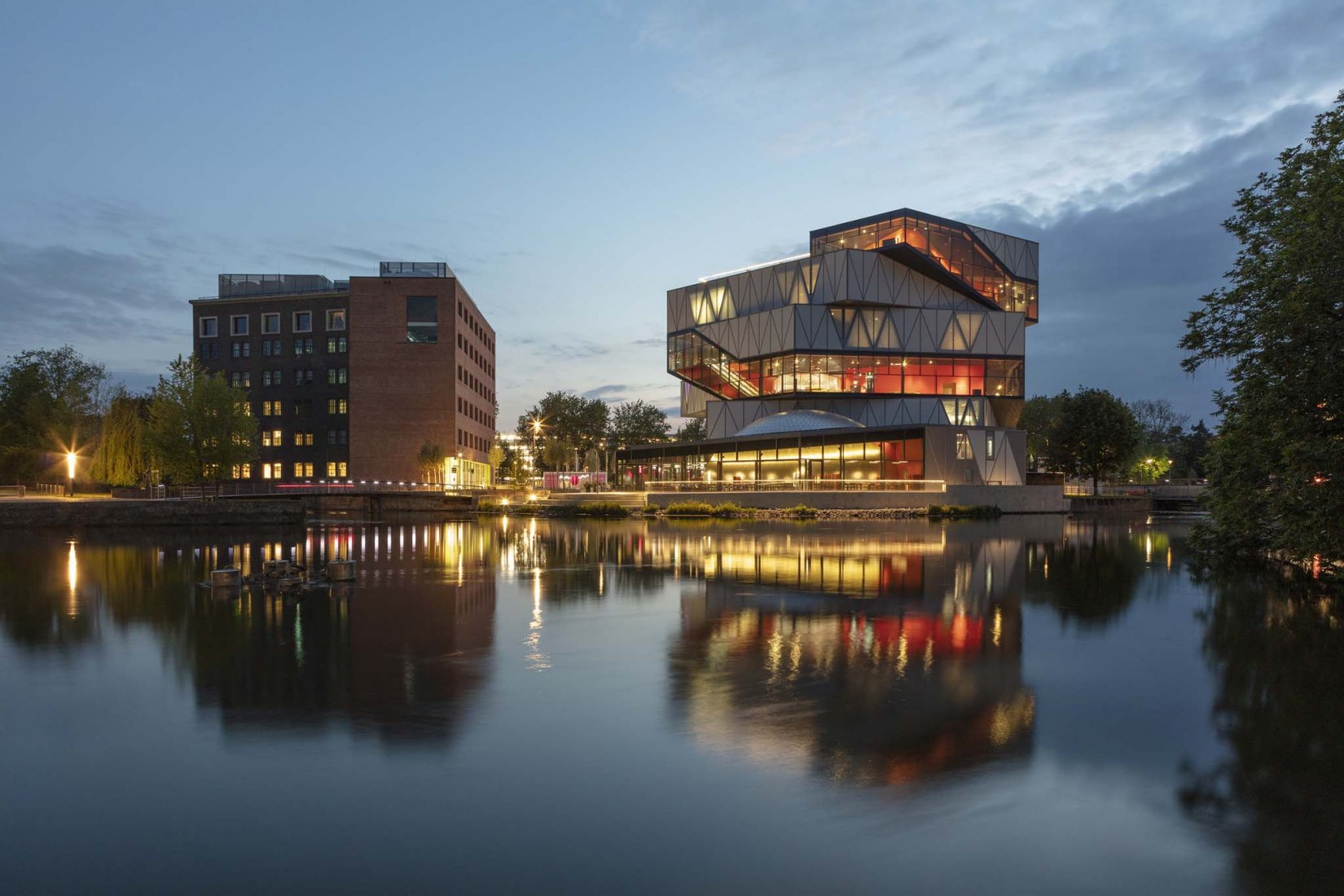 Experimenta, Heilbronn by Sauerbruch Hutton. Photograph by Jan Bitter.