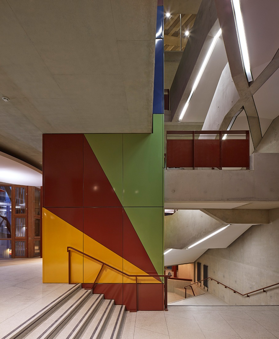 Centro de Estudiantes Saw Swee Hock de LSE por O'Donnell + Tuomey. Fotografía © Dennis Gilbert. Cortesía de EU Mies Awards.