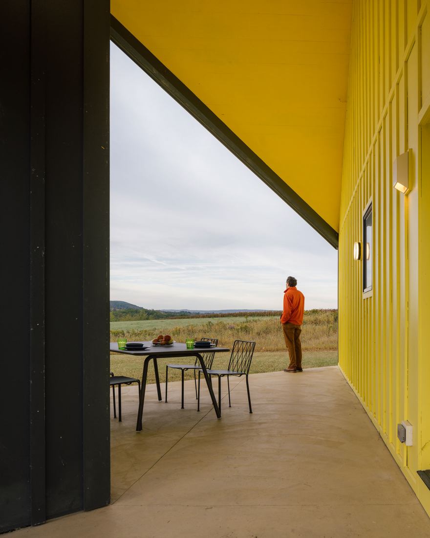Oblong Farm by Scalar Architecture. Photograph by Imagen Subliminal.