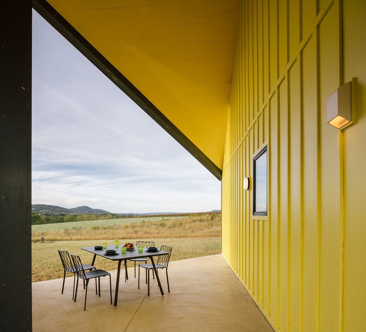 Oblong Farm by Scalar Architecture. Photograph by Imagen Subliminal.