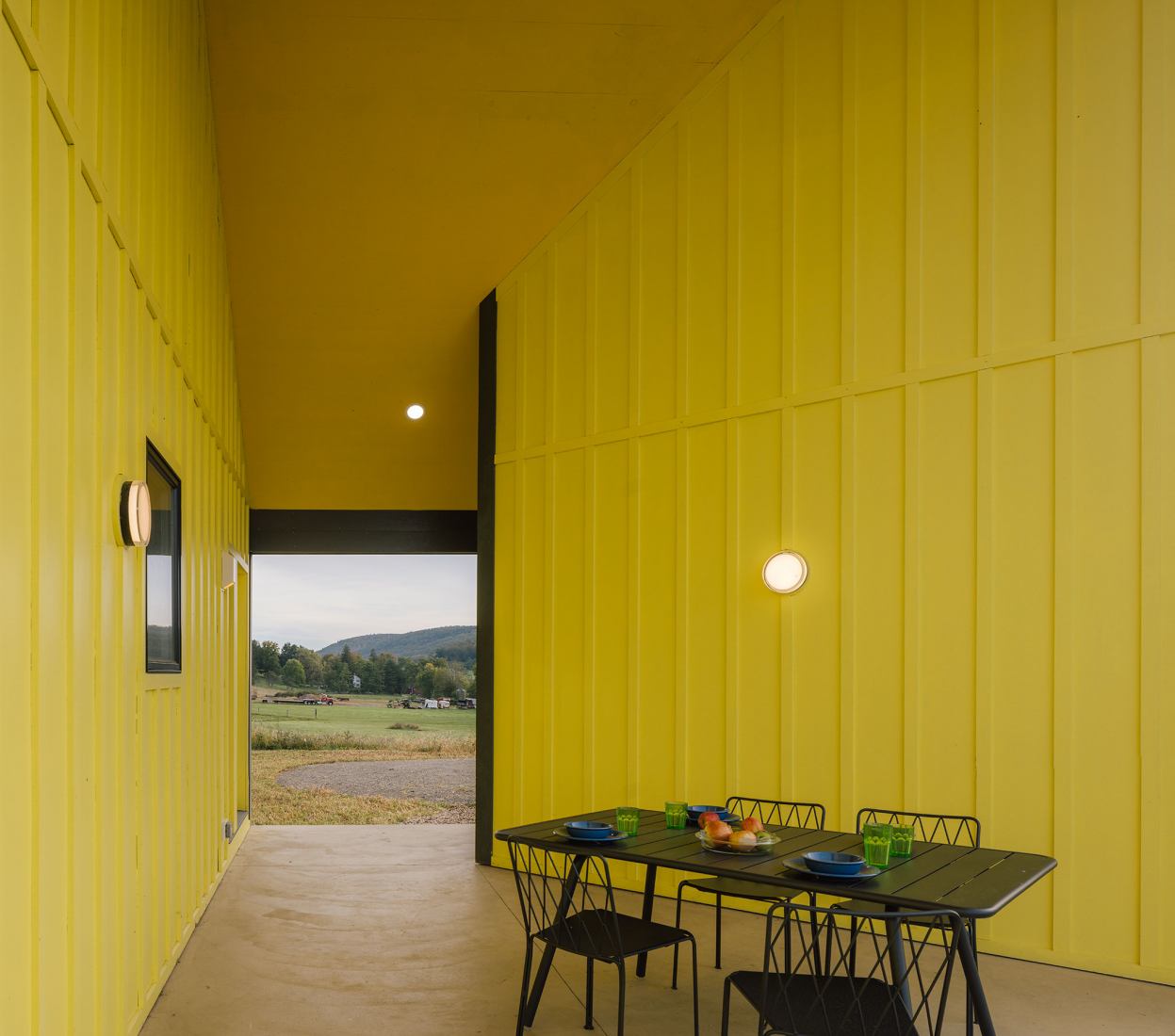 Oblong Farm by Scalar Architecture. Photograph by Imagen Subliminal.