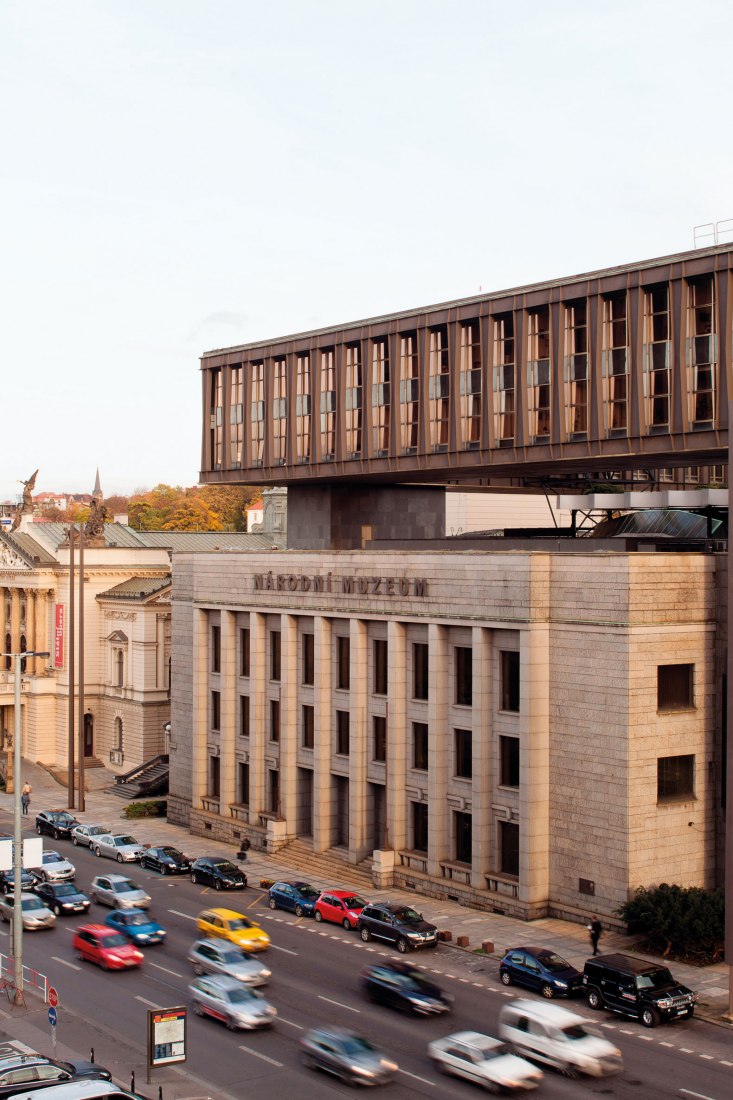 Edificio de la asamblea federal por Karel Prager, Jiří Kadeřábek, Jiří Albrecht, 1966-1973. Fotografía por Tomáš Souček.