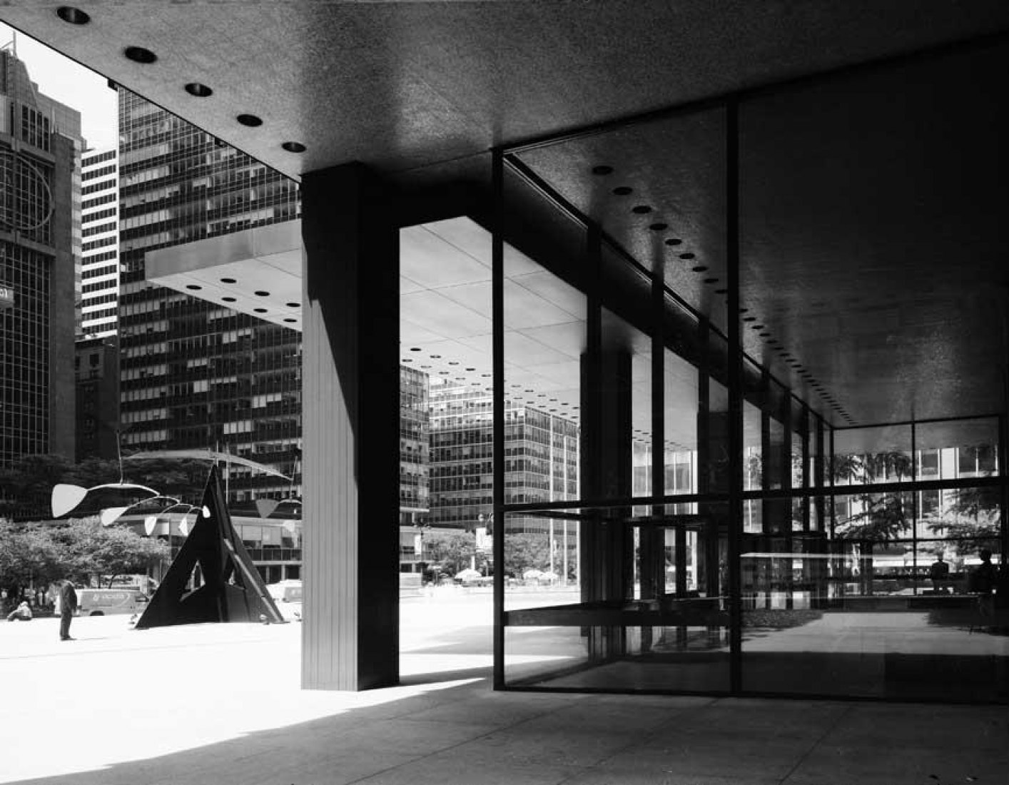 Seagram building by Mies van der Rohe  in association with Philip Johnson. Image courtesy of RFR