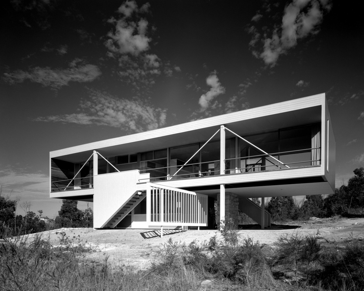 Harry Seidler: Painting Toward Architecture. Photography © Max Dupain. 