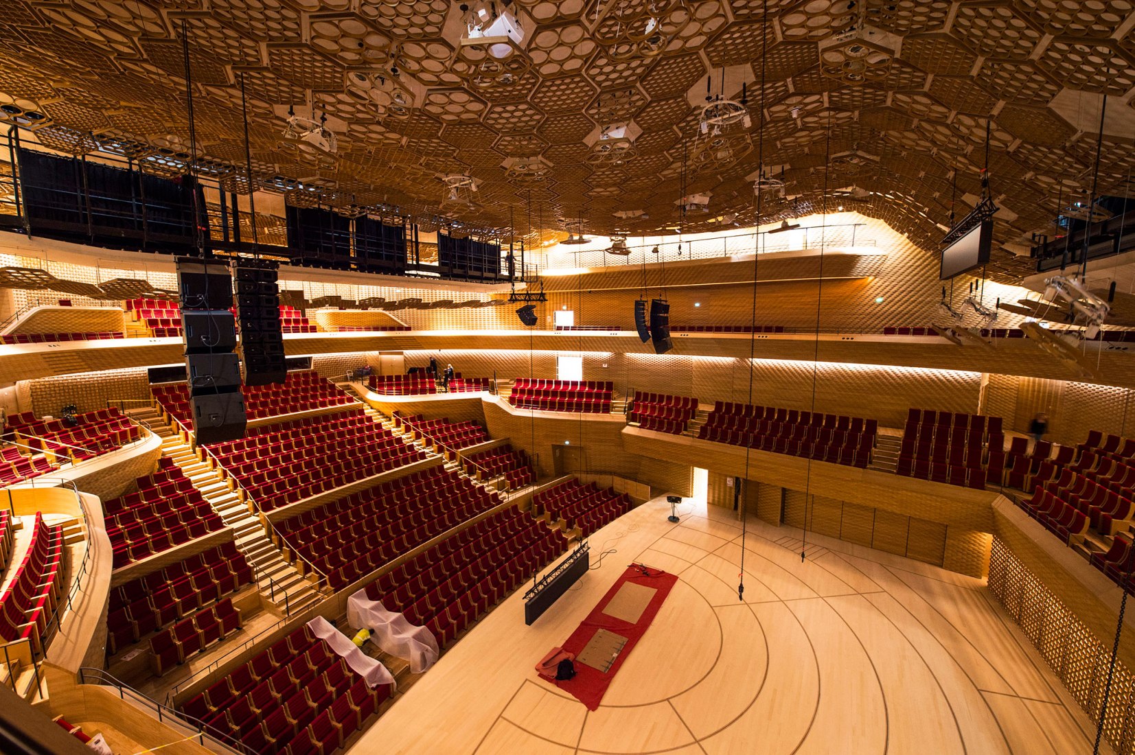 Концертный зал в париже